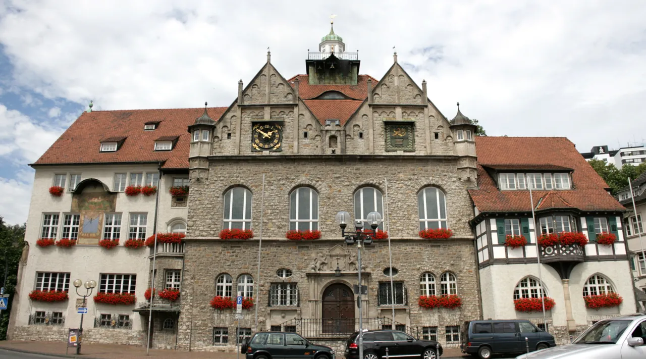 Vorderansicht des Alten Rathauses in Bergisch Gladbach